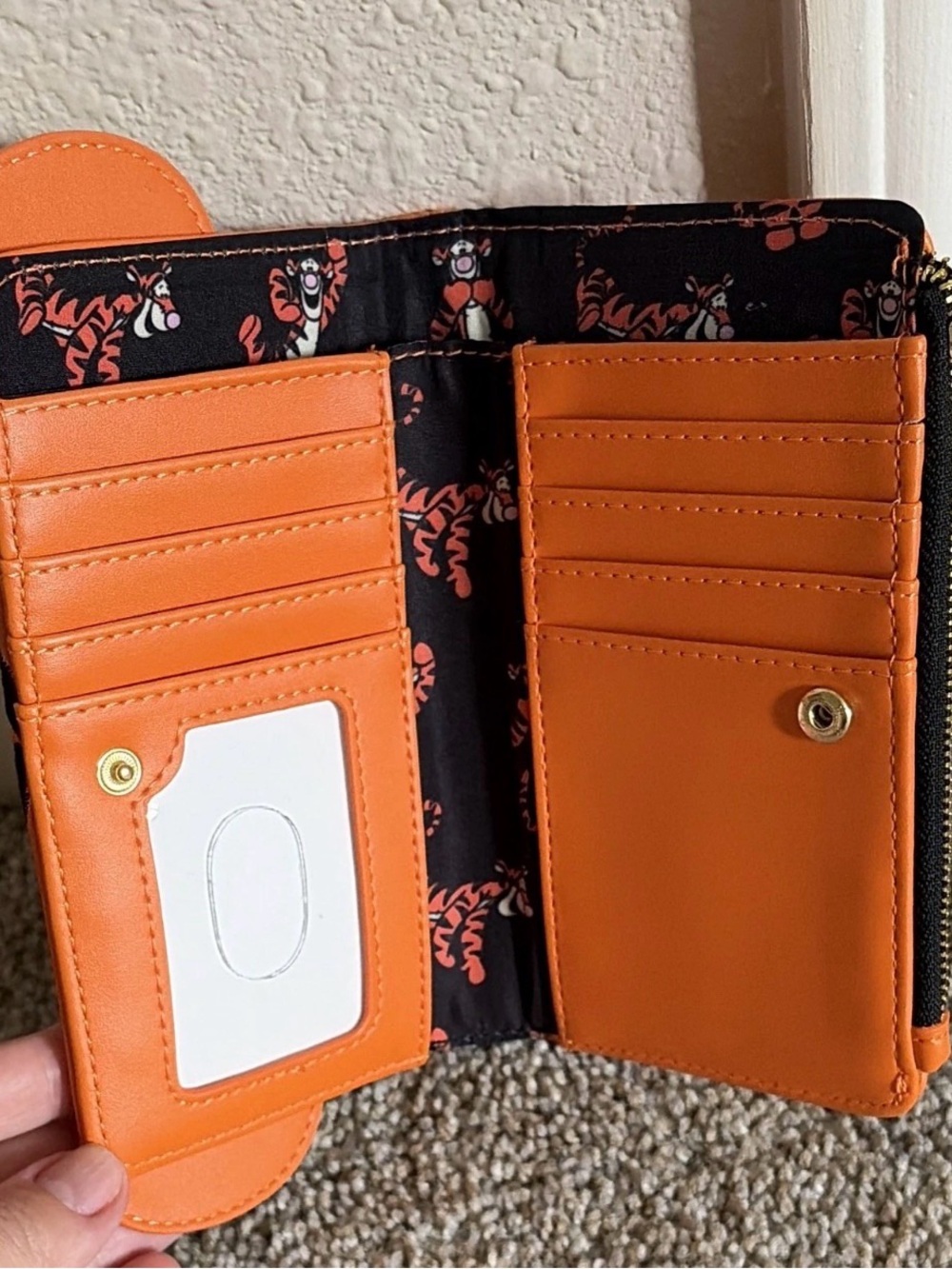 Disney Tigger Wallet - Orange Loungefly NWT - Picture 3 of 4